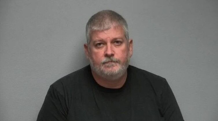 Former Kentucky police officer indicted for sexual abuse of minor