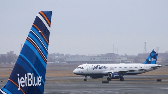 What happened to JetBlue Flight 948? FAA investigates reported drone ...