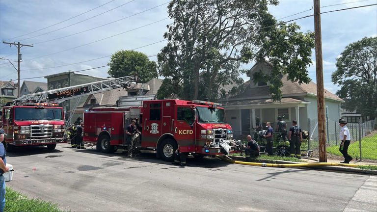 Multiple homes catch fire in northeast Kansas City neighborhood