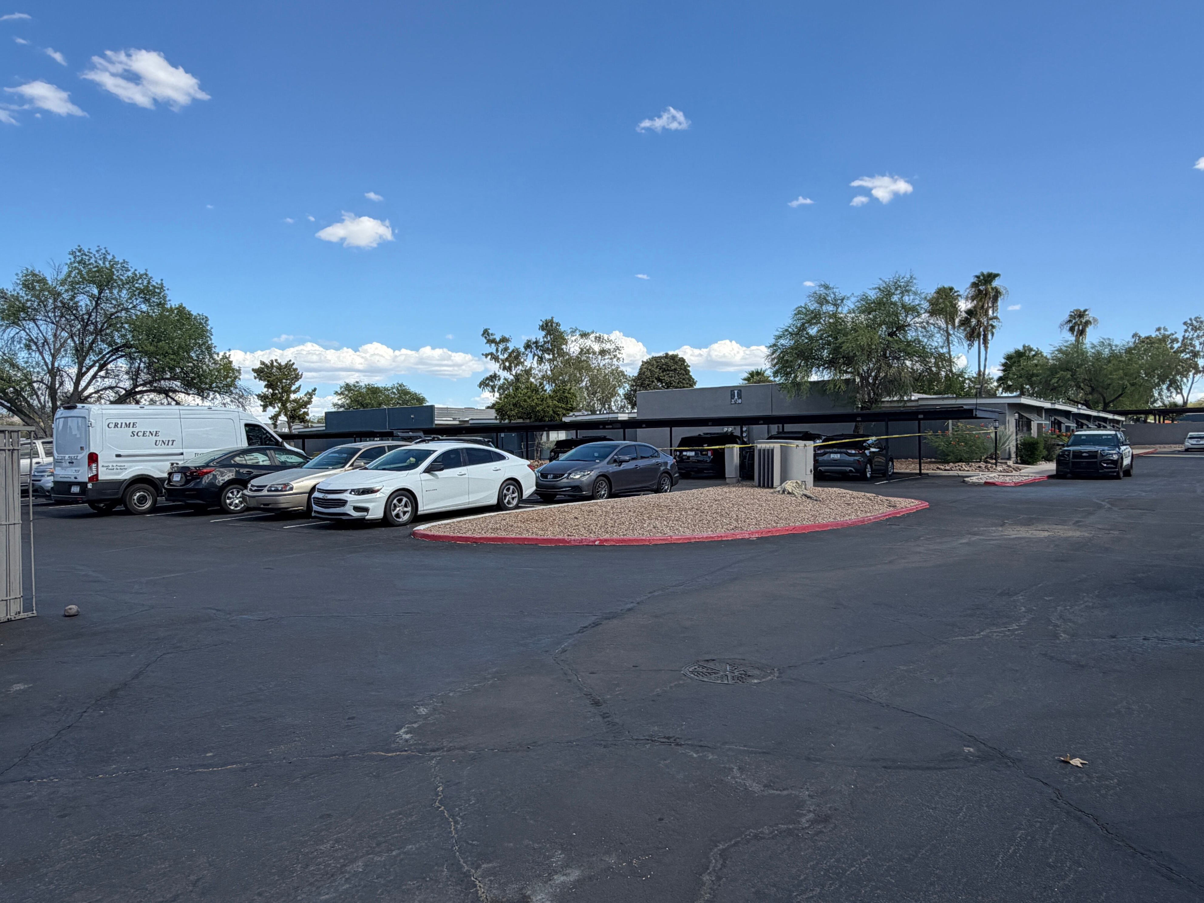 Woman killed, man arrested after shooting at Tucson apartment complex