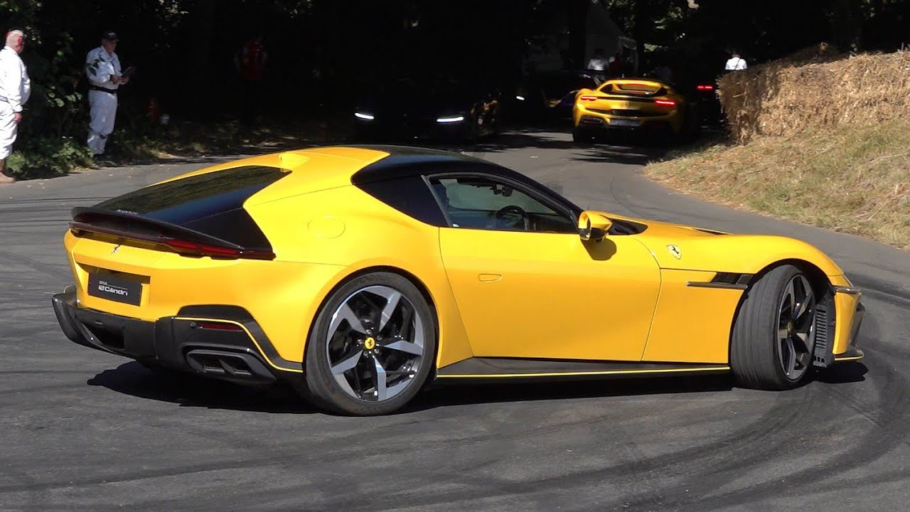 Ferrari 12Cilindri vol gas met ongelooflijk V12 uitlaatgeluid