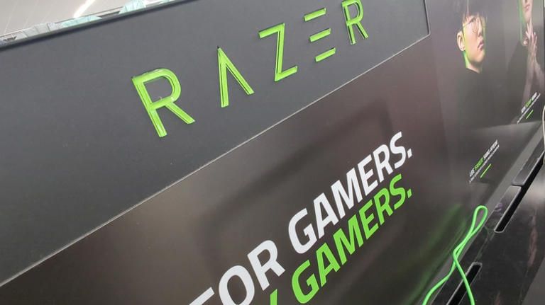 This doctor uses a Razer gaming mouse to help treat his patients - here ...
