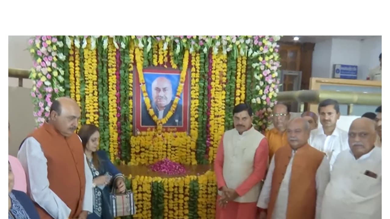 MP CM Mohan Yadav pays tribute to ex-Speaker Ishwardas Rohani