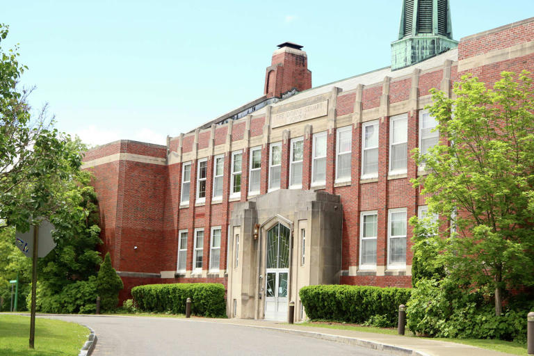 After five decades, Doane Stuart School is closing
