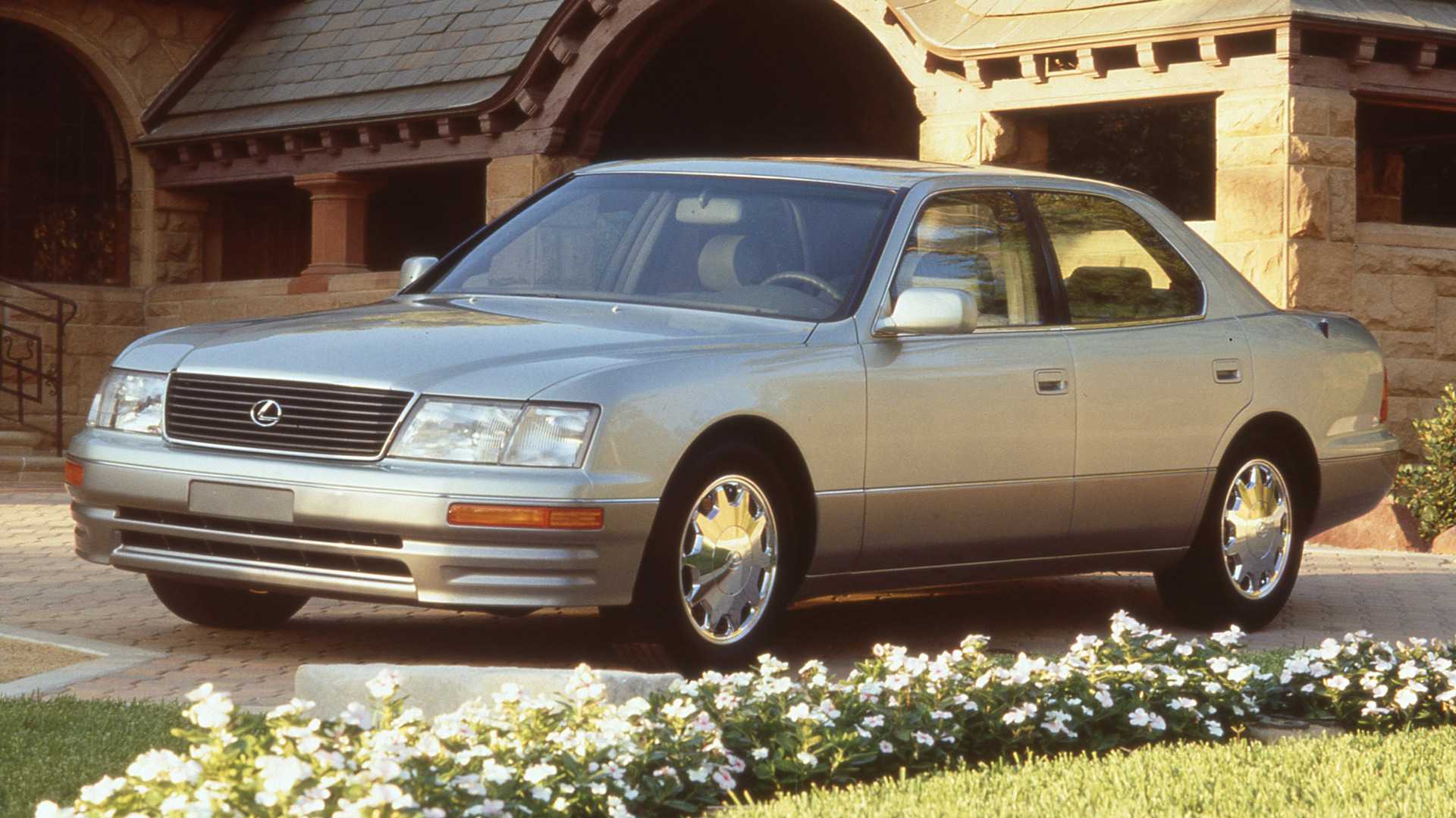 1997 Lexus LS 400 Sedan Parked Front 3/4 View parked
