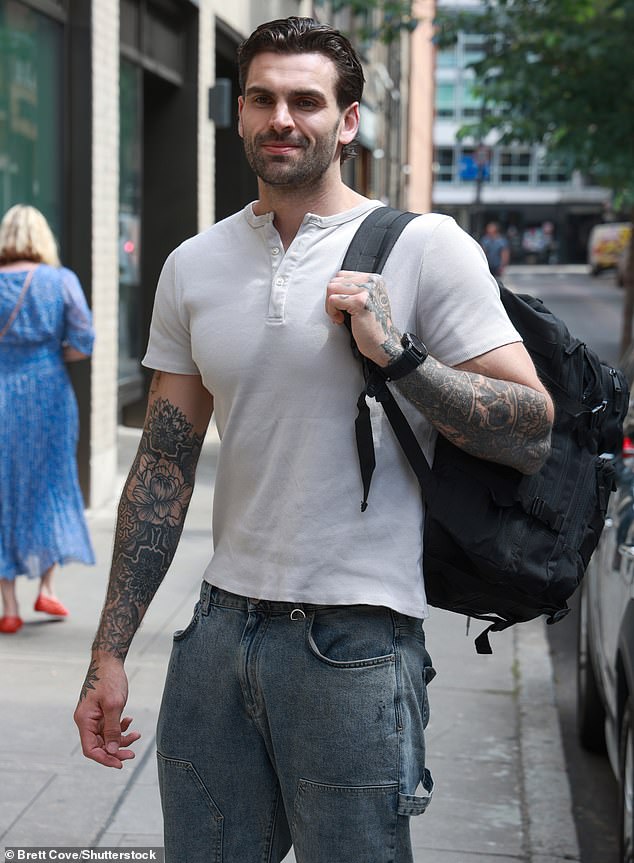 laura-woods-s-fianc-adam-collard-is-attacked-by-his-millionaire
