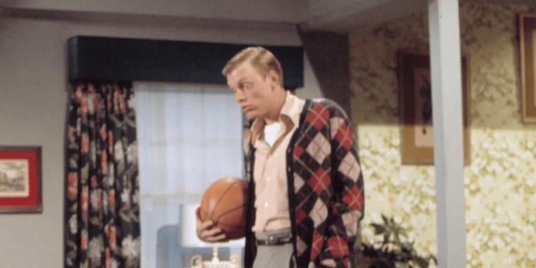 Why Chuck Cunningham was really dropped from Happy Days in season 2