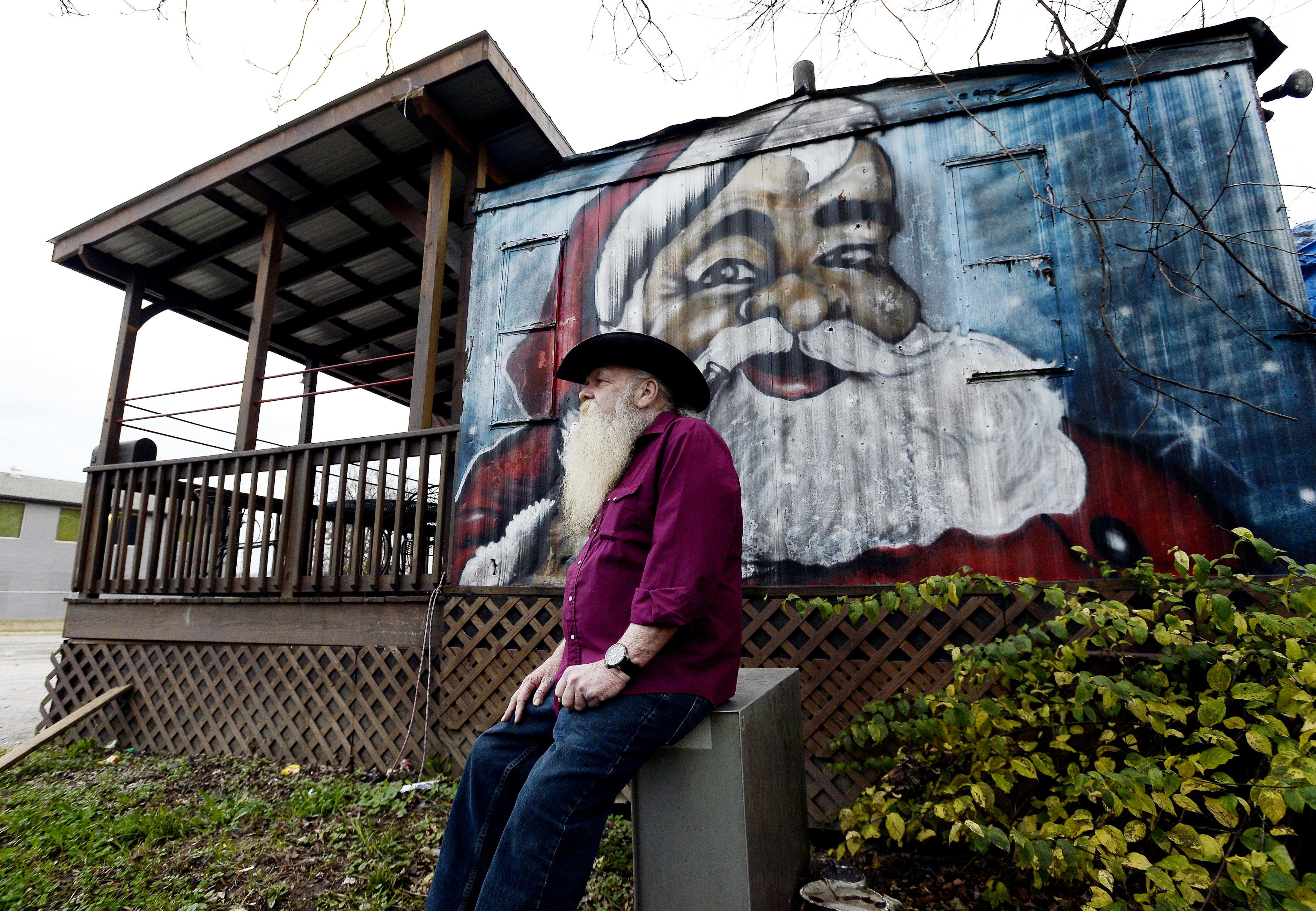 Train crashes to taxidermy: 8 wild things you can only do in Nashville
