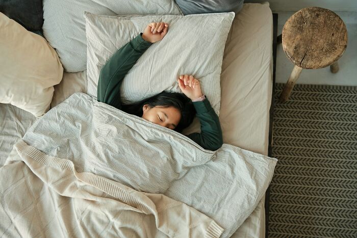 34 Everyday Habits People Only Have Because They Grew Up Poor