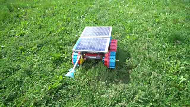 Solar rover with 3D printed gearbox engineering build
