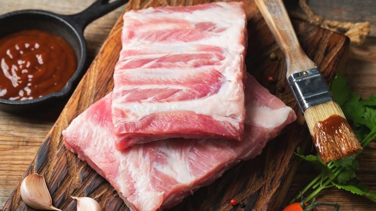 Do you need to rinse ribs before cooking? Here's the right way to ...