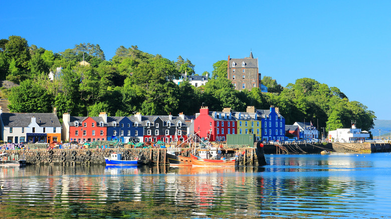 Scotland's prettiest villages have picture-perfect streets and vibrant ...