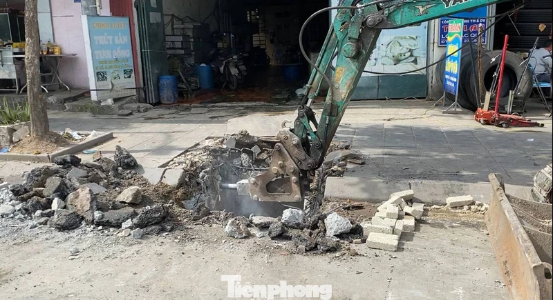 Sở Xây dựng Hà Nội nói gì về tình trạng vỉa hè hay 'đào lên lấp xuống'?