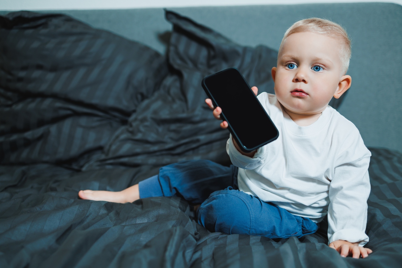 "Screen time has become 'a survival skill'": One in 10 babies now fall asleep with a screen, new study finds