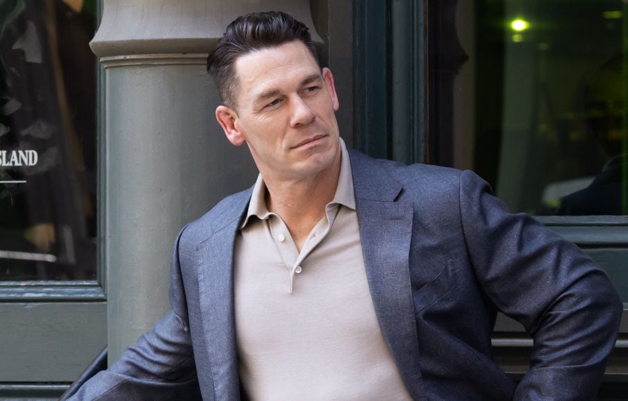 John Cena se rase le crâne avant sa deuxième transplantation capillaire pour des résultats optimaux