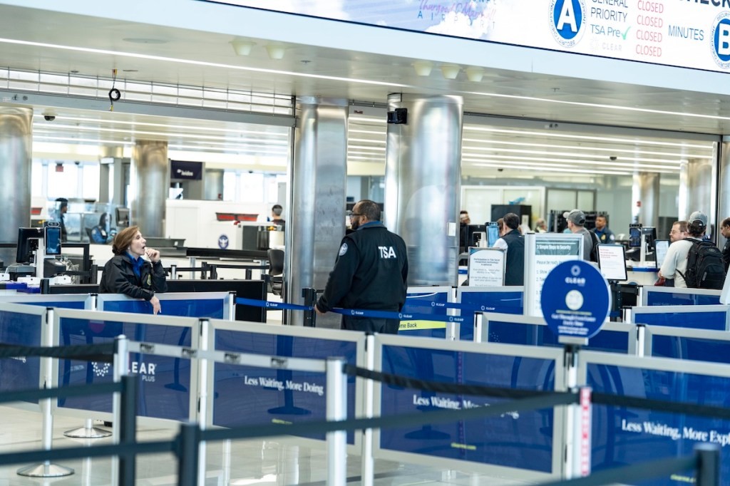 TSA sets fee for new crew screening program