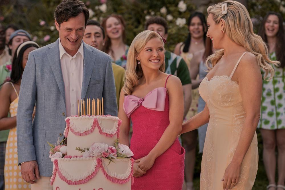 Legally Blonde revival Elle - boring and tedious or a hot pink delight?