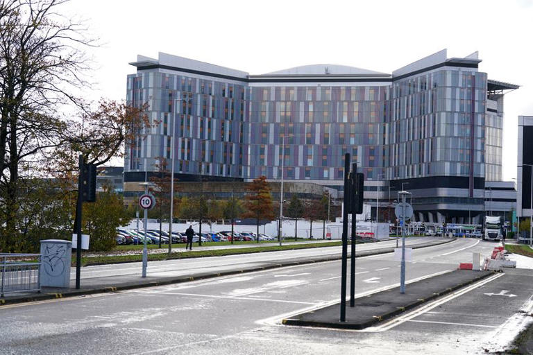 Suspected Ebola case puts UK hospital in lockdown as worries over ...