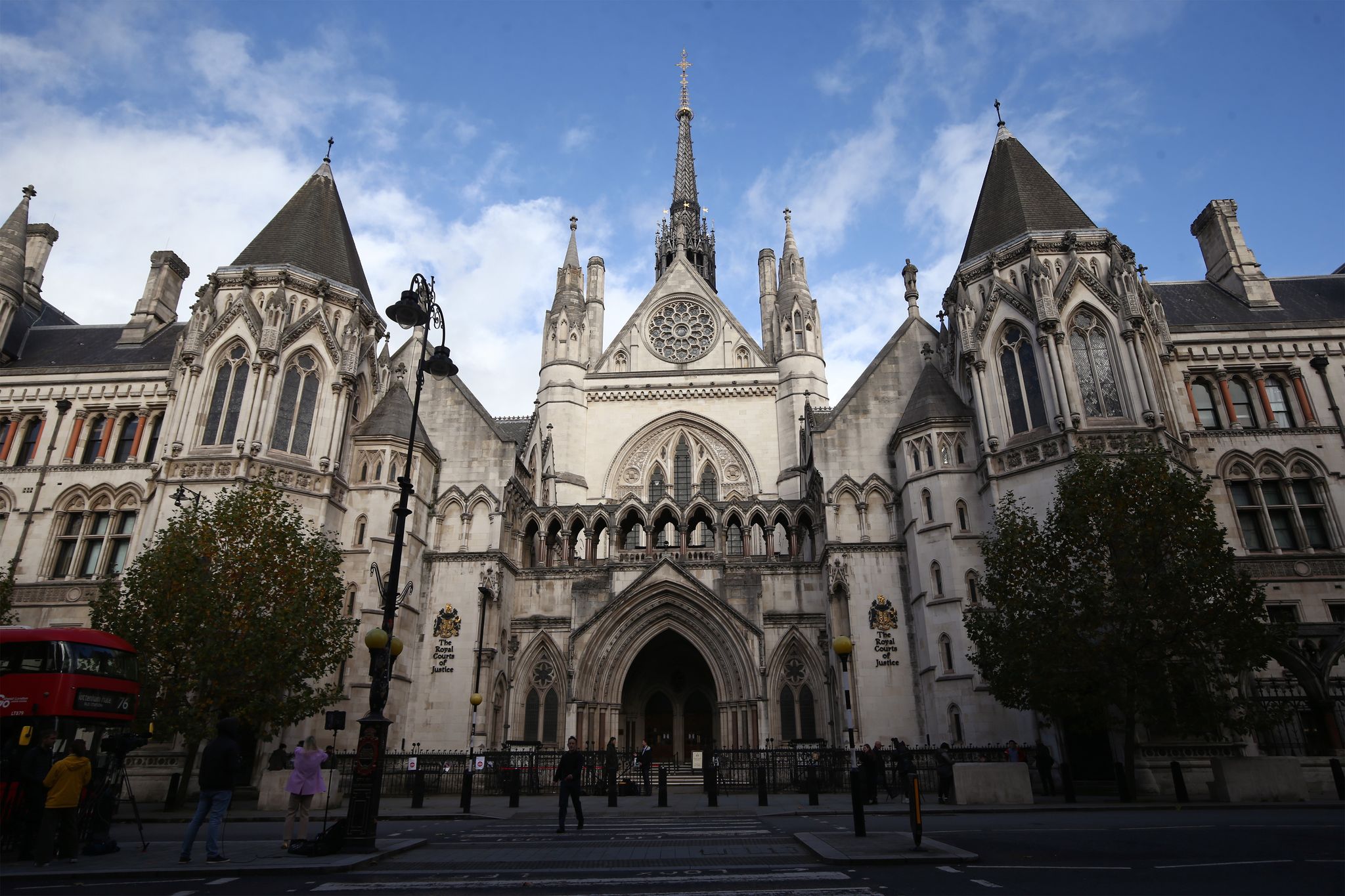 1,700 Sue Crypto Platform in London Court Case