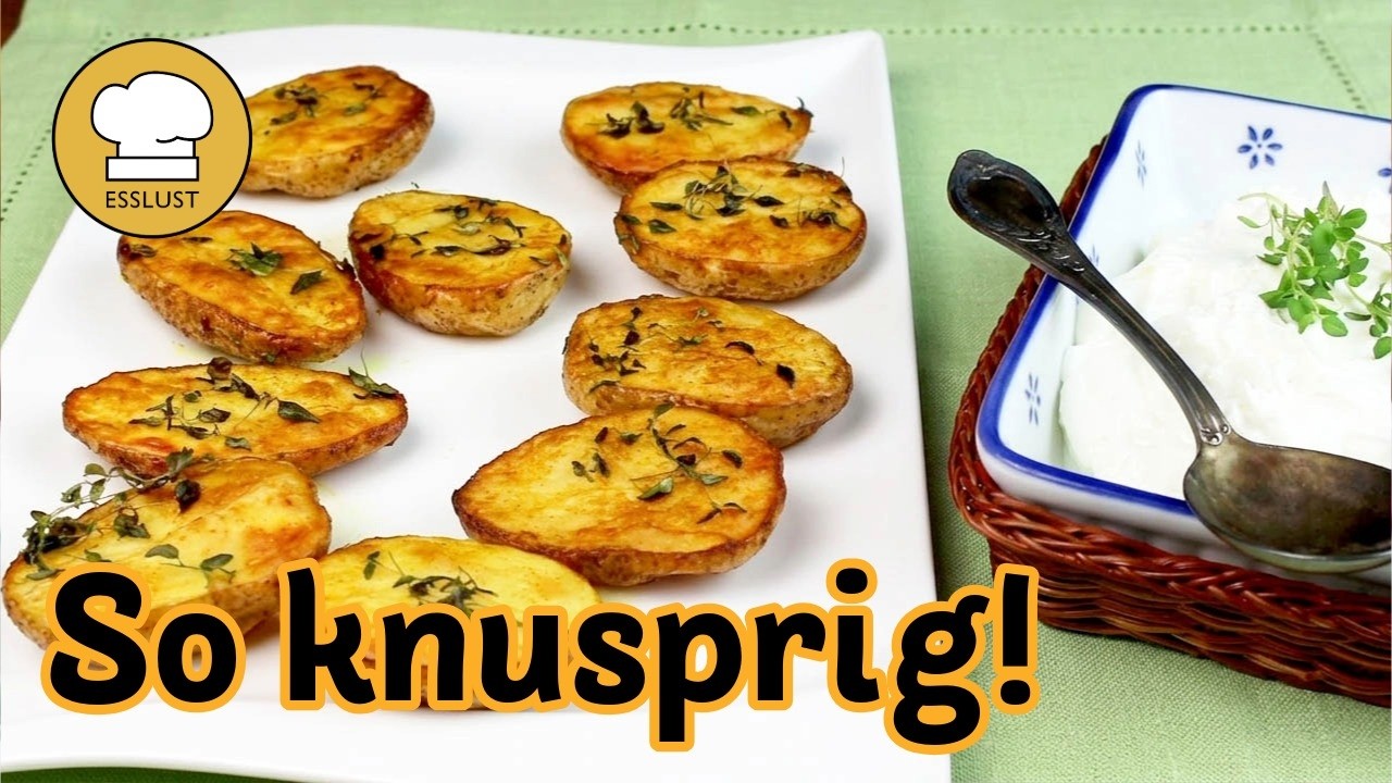 Mediterrane Kräuterkartoffeln – knusprig gebacken mit sahnigem Quark-Dip