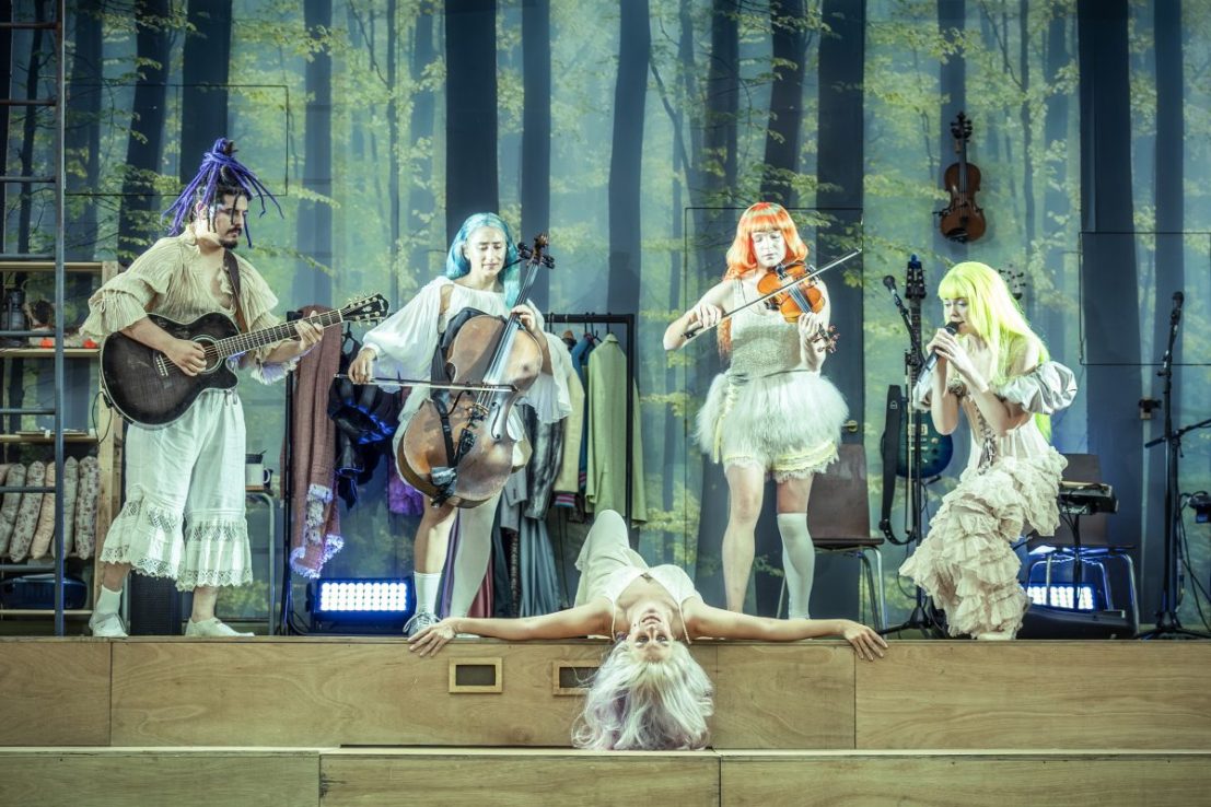 a-midsummer-night-s-dream-review-fairy-punk-production-doesn-t-quite