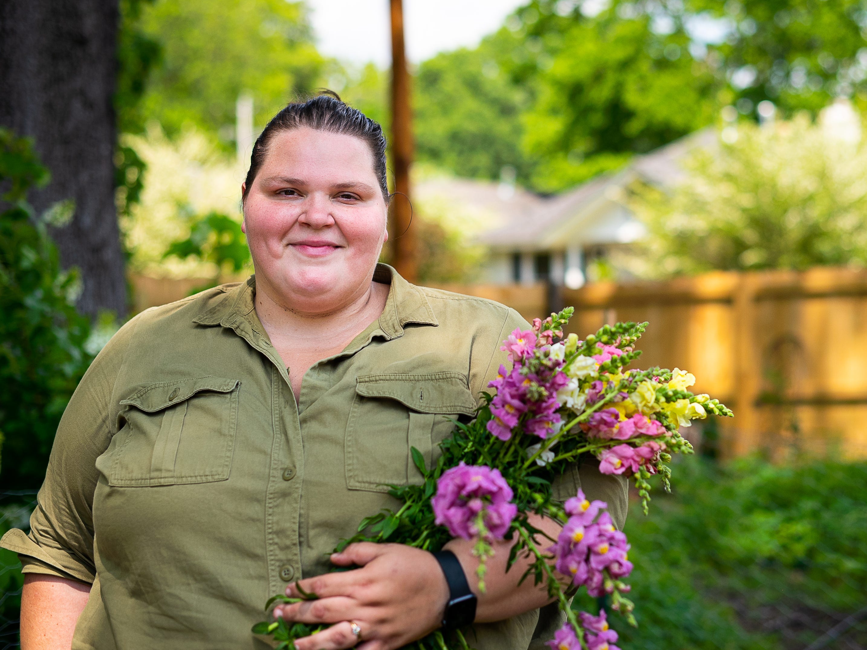 I asked strangers to let me grow flowers in their yards, and 40 people said yes. I turned their kindness into a business.
