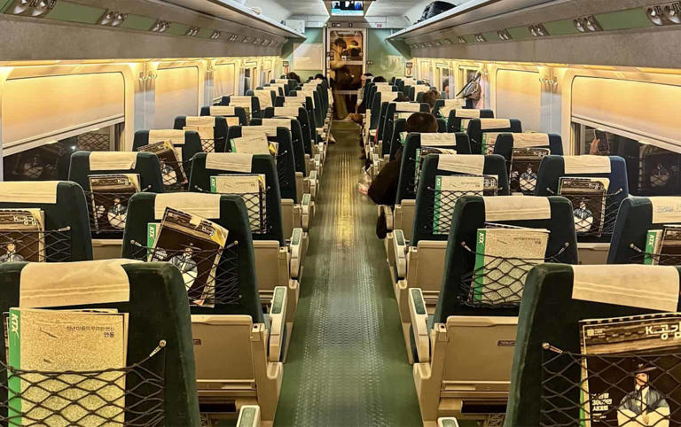 What it's like riding Korea's bullet trains (KTX vs SRT)