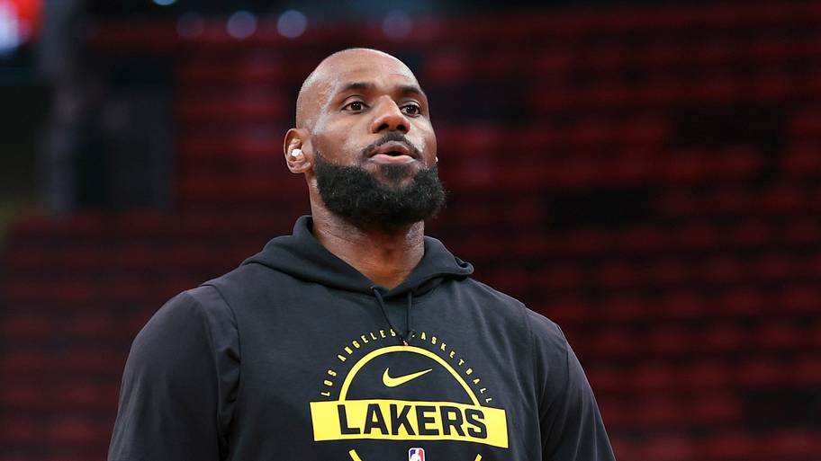 LeBron James shares heartfelt message to Lakers after his exit
