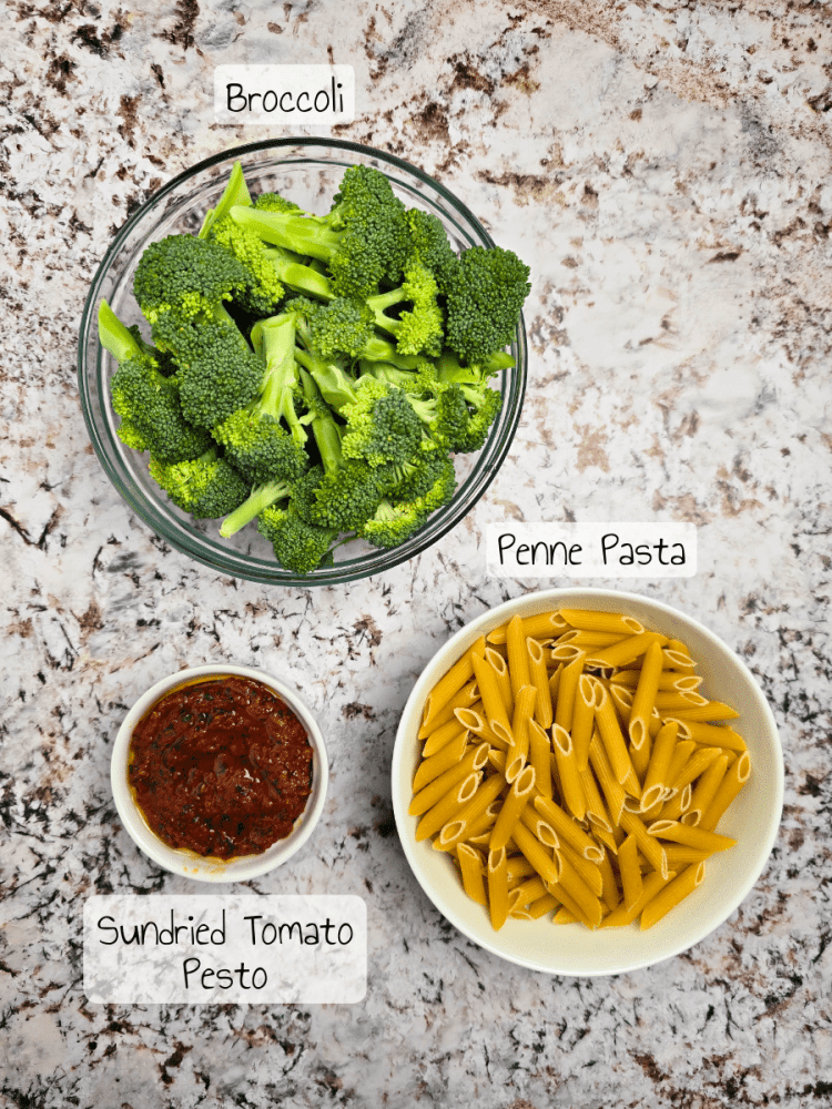 One-pot pasta with sun-dried tomato pesto and broccoli