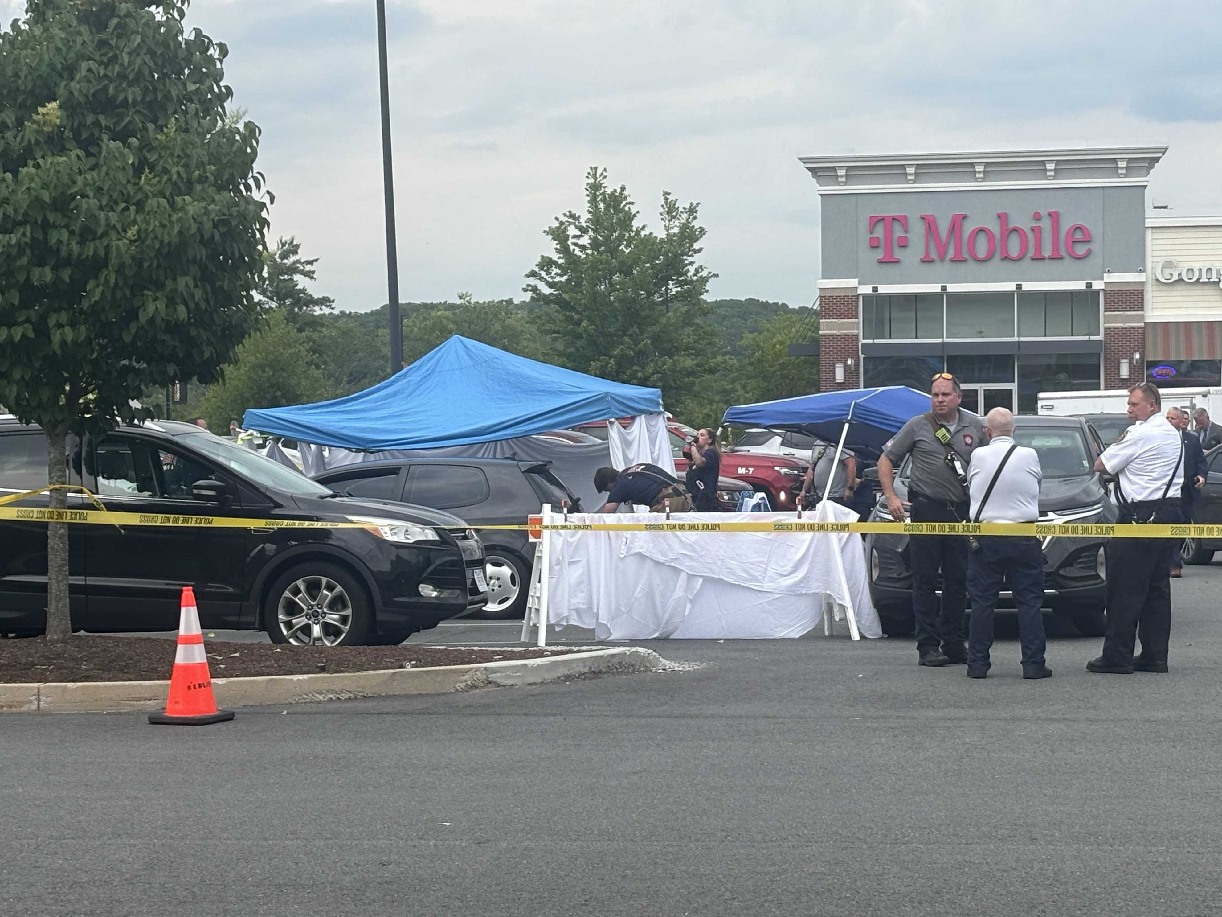 Large police presence after report of shots fired at Mass. shopping center