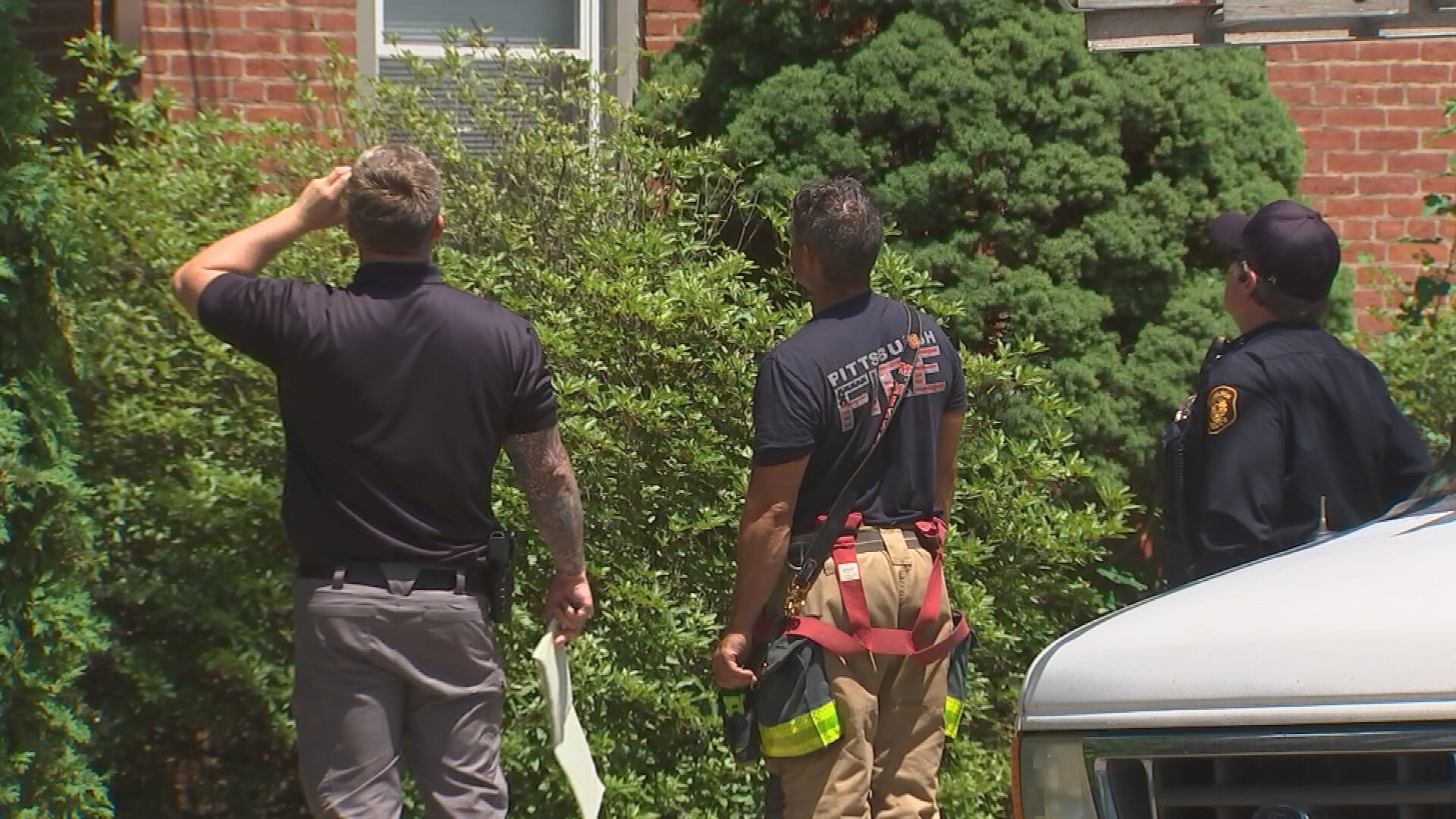 Contractor dies after 20-foot fall from ladder at Pittsburgh home