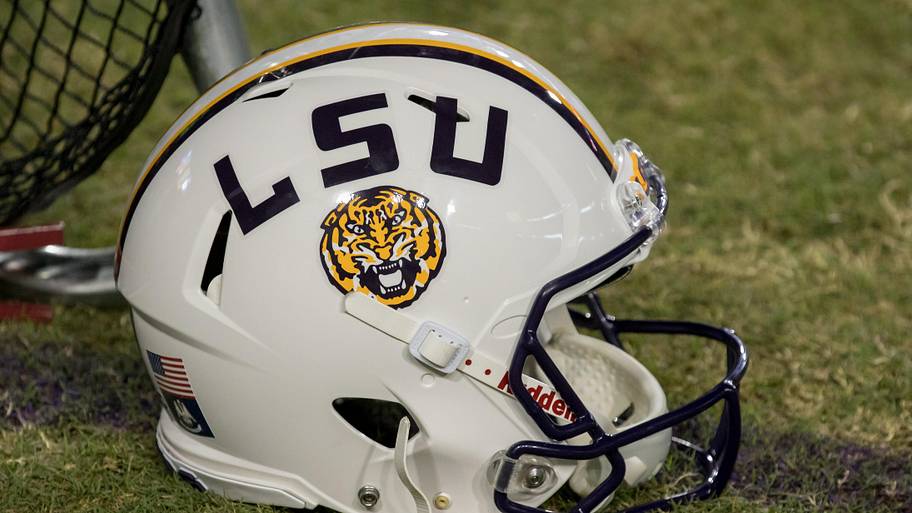 Pair of LSU football stars earn major preseason honor