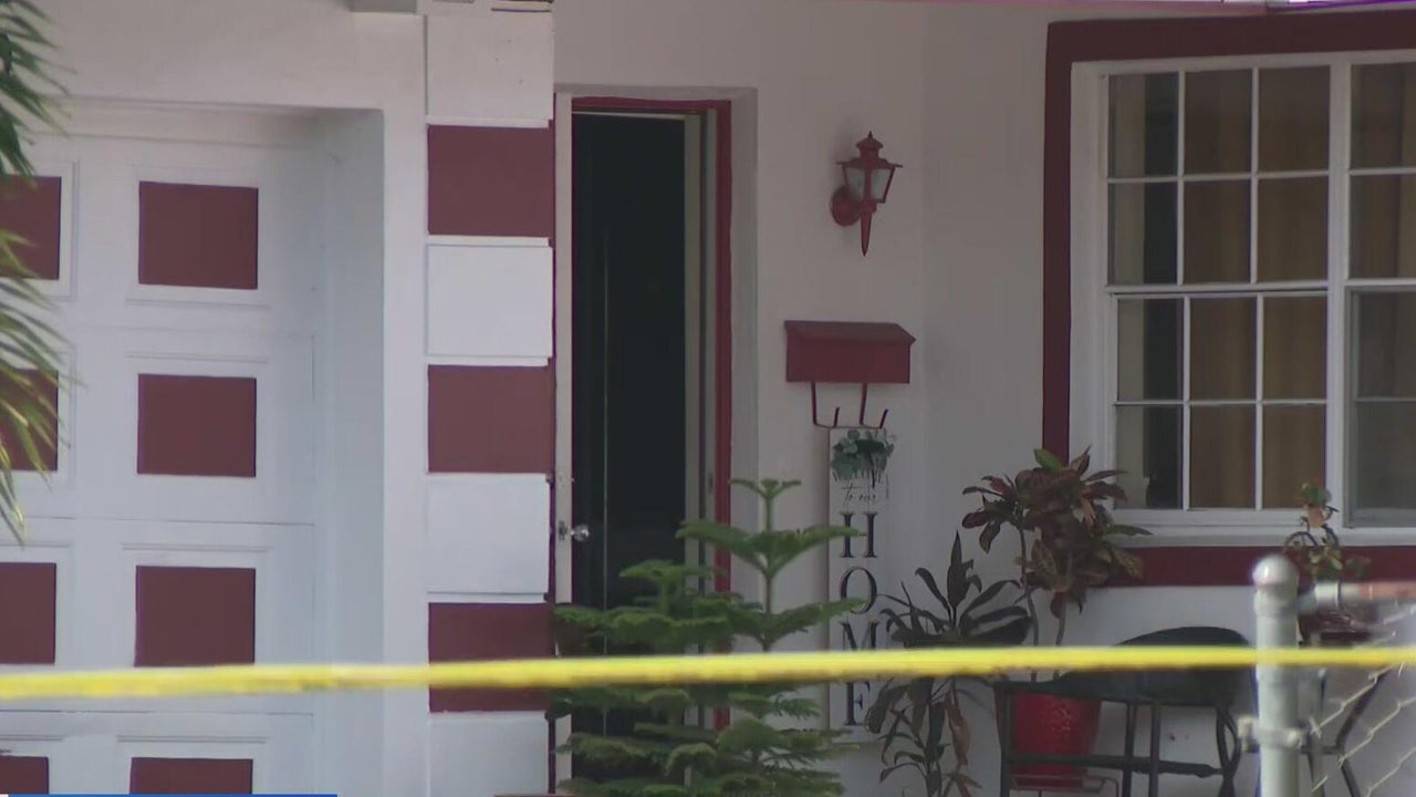 2 men stabbed to death in Lauderhill neighborhood, officials say