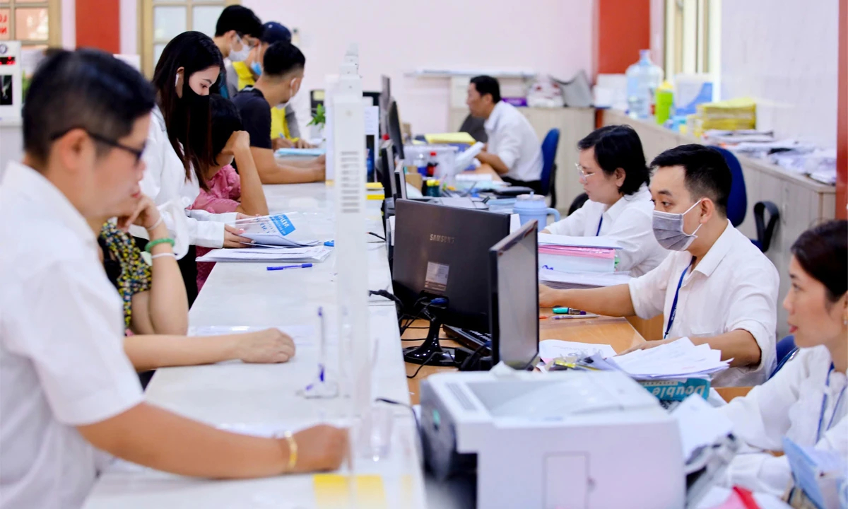 Lương cơ sở tăng lên 2,53 triệu đồng từ hôm nay