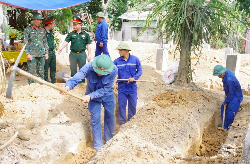 Sư đoàn 968 kiểm tra công tác tìm kiếm, quy tập hài cốt liệt sĩ tại Quảng Trị