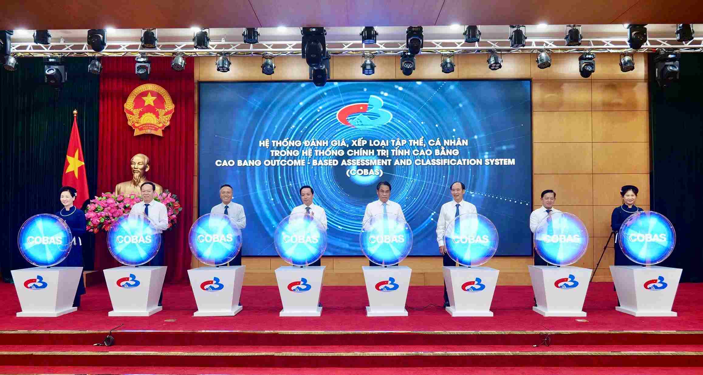Cao Bằng đi đầu ứng dụng hệ thống số trong đánh giá cán bộ