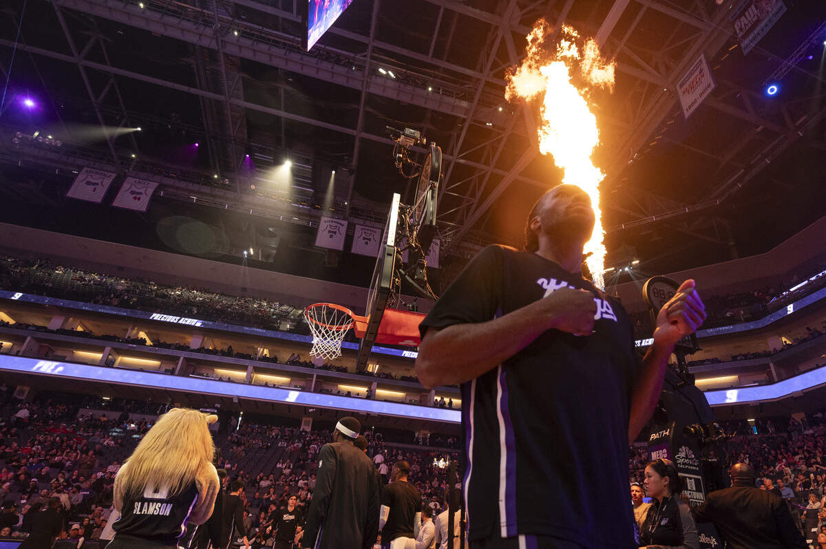 Veteran forward re-signing with Sacramento Kings following career year