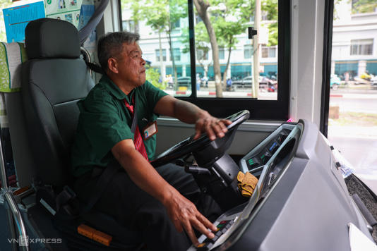Tài xế xe buýt tại TP HCM, tháng 4/2026. Ảnh: Quỳnh Trần