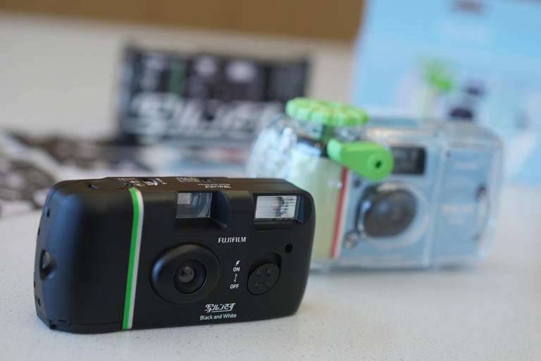 写ルンです」発売40周年 20年ぶりに新商品投入、Z世代に照準