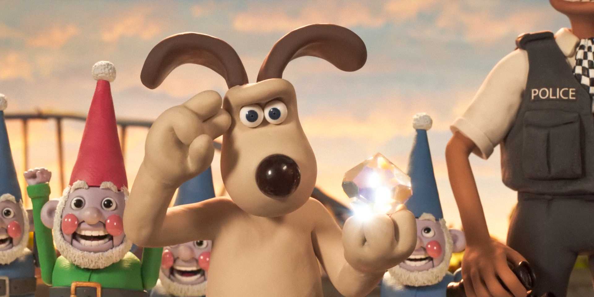 Gromit retrieves the blue diamond in Wallace & Gromit Vengeance Most Fowl