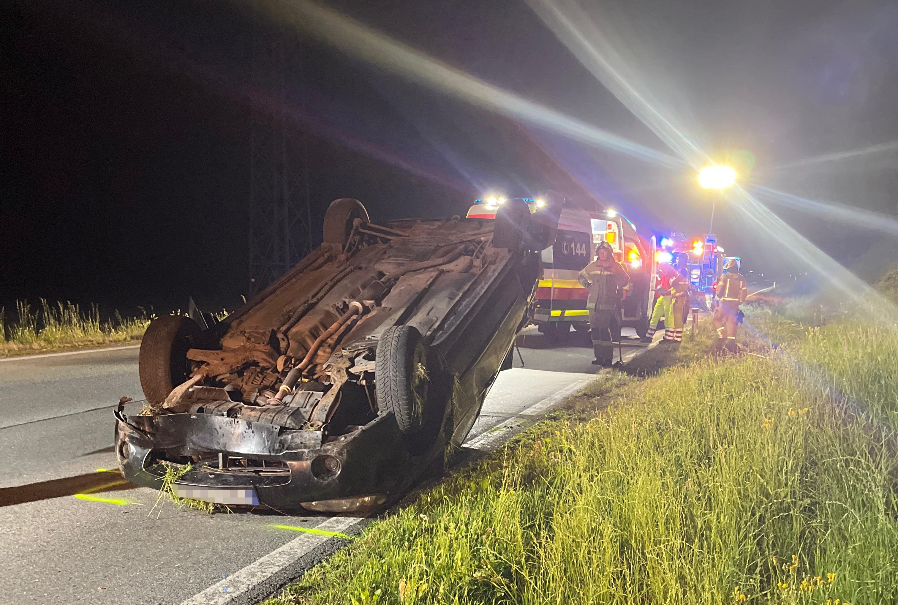 Pkw-Lenker schläft ein – Auto überschlägt sich auf B171