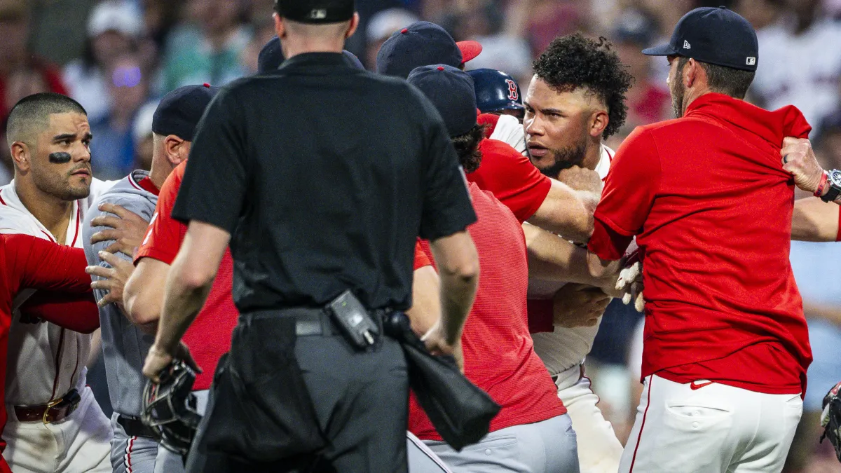 Benches clear as brawl erupts between Red Sox, Nationals