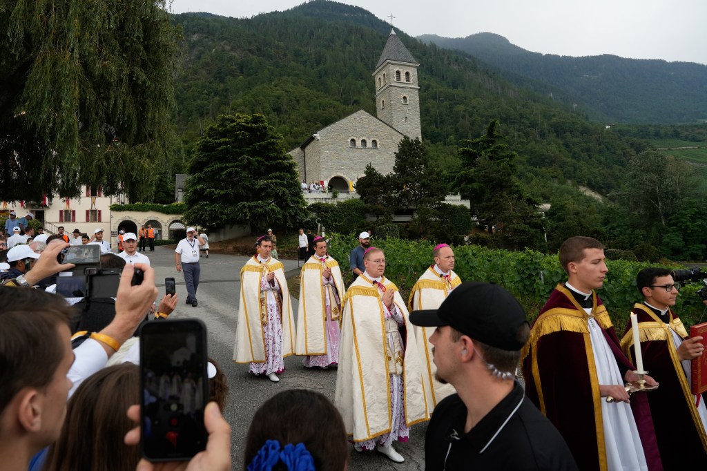 Vatican in deep sorrow as Catholic rebels openly defy Pope Leo