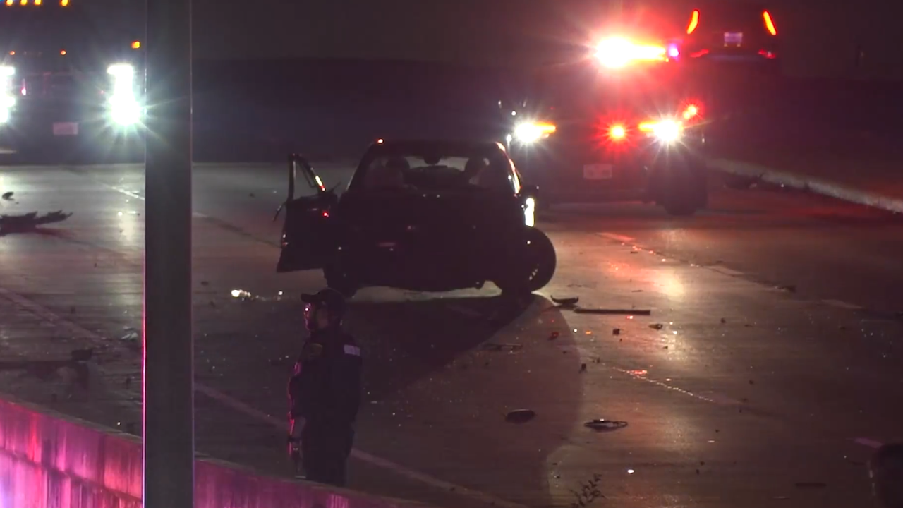 Police chase ends in Houston crash on SH 6: 1 dead, 2 detained