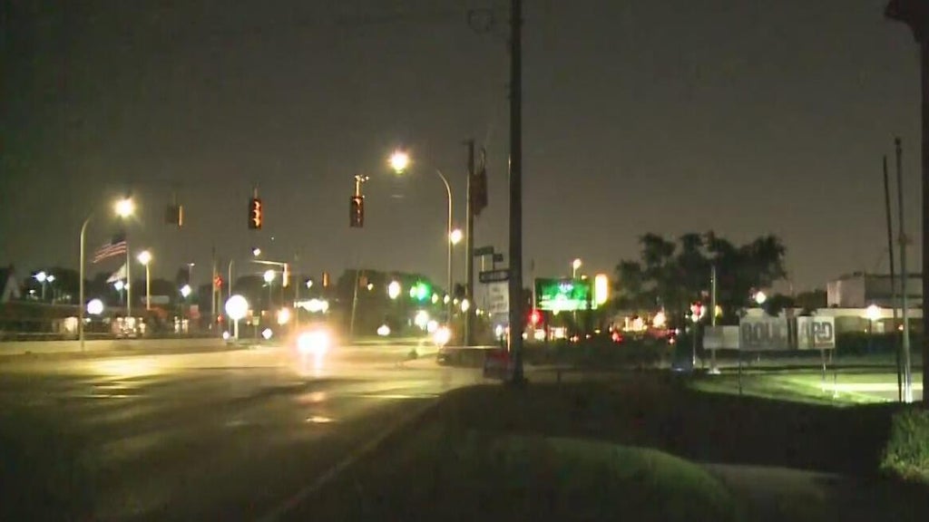Thousands of Metro Detroit residents without power as heat wave builds