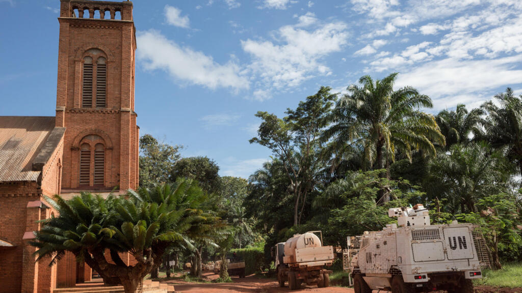 Indignation et émotion en Centrafrique après l'assassinat d'un prêtre ...