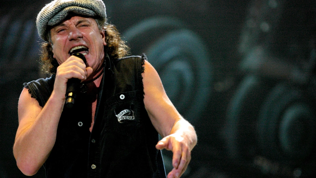 9 of the loudest performances in music history