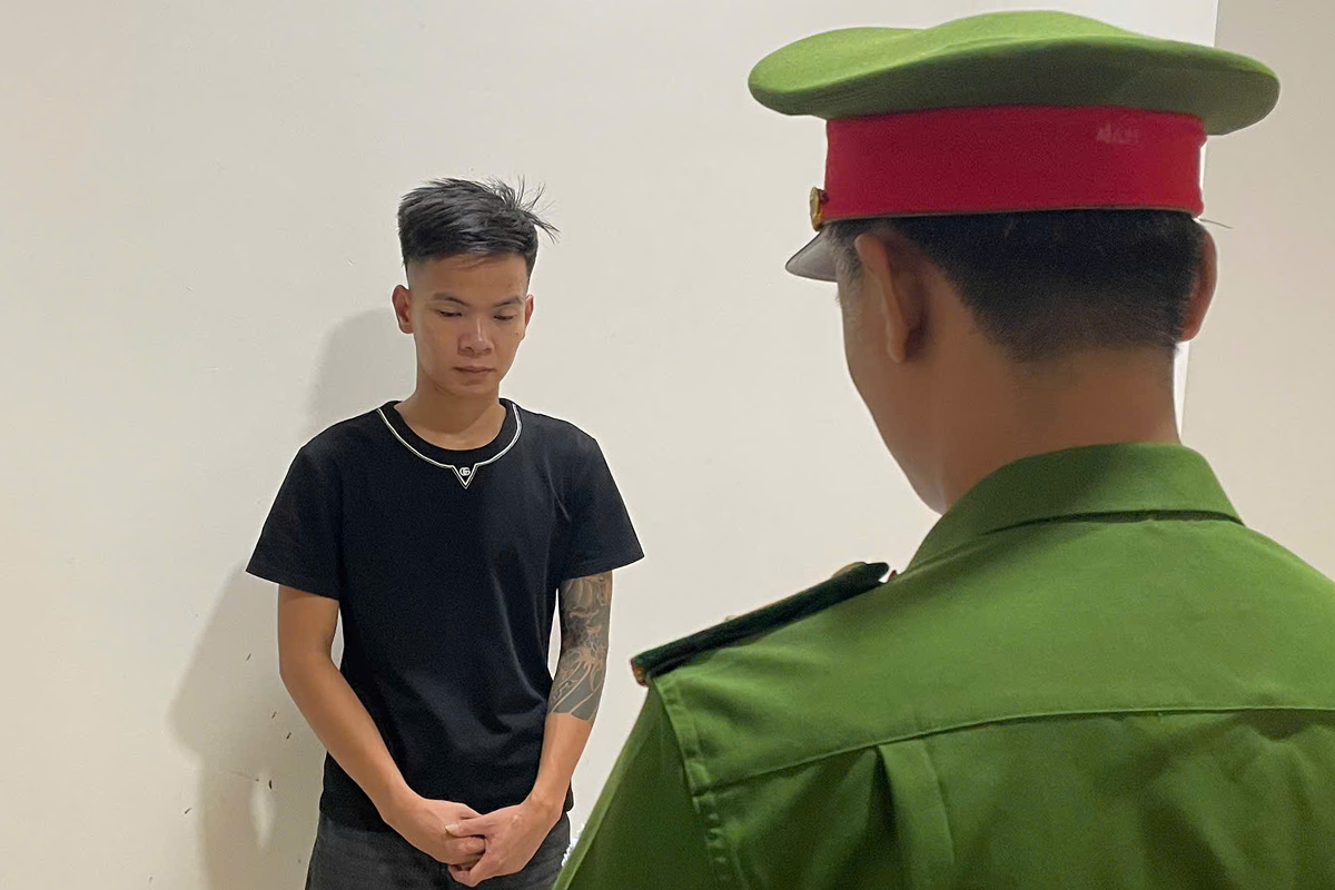 Nhờ người gọi cấp cứu sau khi đâm trọng thương 2 thanh niên