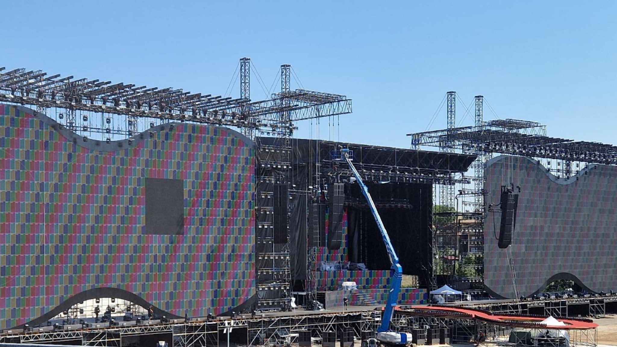 Ultimo conquista Tor Vergata: concerto storico davanti a 250.000 fan
