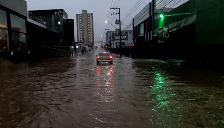 Temporais com granizo e deslizamentos causam estragos em cidades do Sul ...